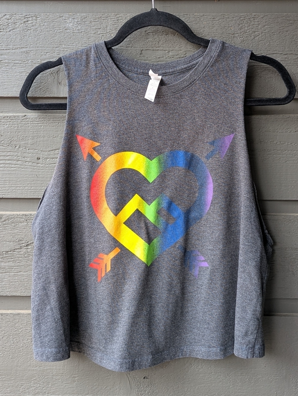 Bella Canvas Heather Gray Muscle Tee Crop Tank Top Large Rainbow Heart Mountains
